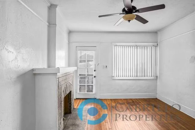 401 E Juniper St San Diego, CA 92101 photo 2