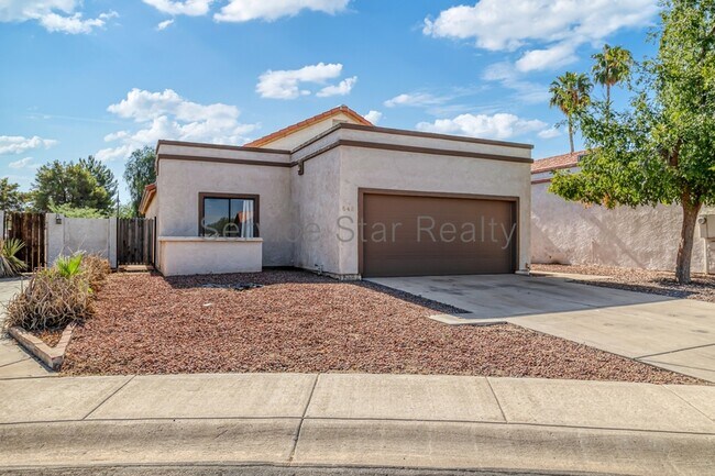 545 S Danyell Dr Chandler, AZ 85225 photo 2