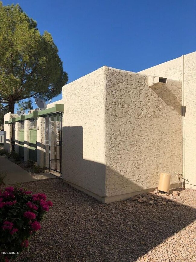 2421 E 7th St Tempe, AZ 85281 photo 2