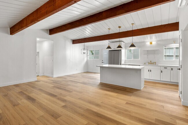 5649 Baja Dr San Diego, CA 92115 photo 2