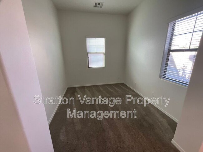 2134 W Le Marche Ave Phoenix, AZ 85023 photo 4