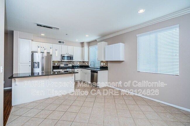 708 Paradise Way National City, CA 91950 photo 4