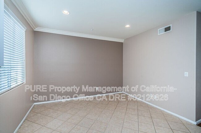 708 Paradise Way National City, CA 91950 photo 5