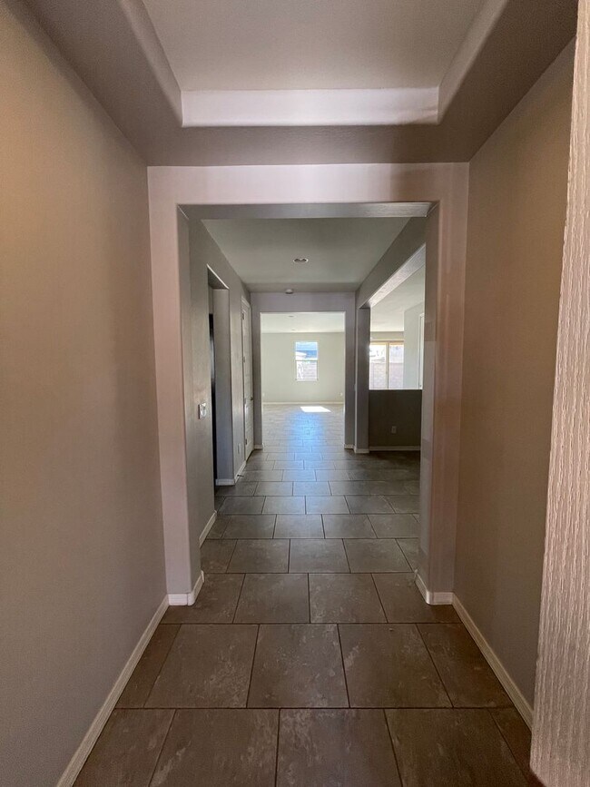 16839 W Woodlands Ave Goodyear, AZ 85338 photo 3