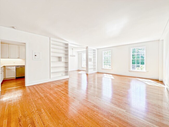 2999 Pacific Ave San Francisco, CA 94115 photo 3