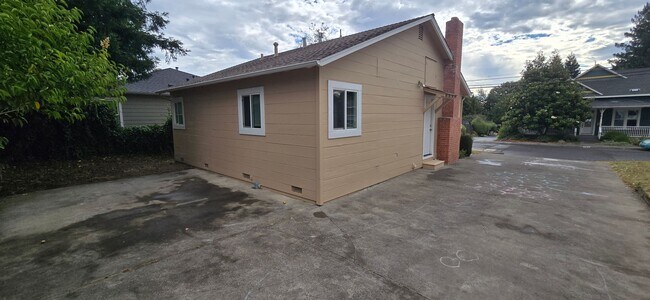 778 Litchfield Ave Sebastopol, CA 95472 photo 2