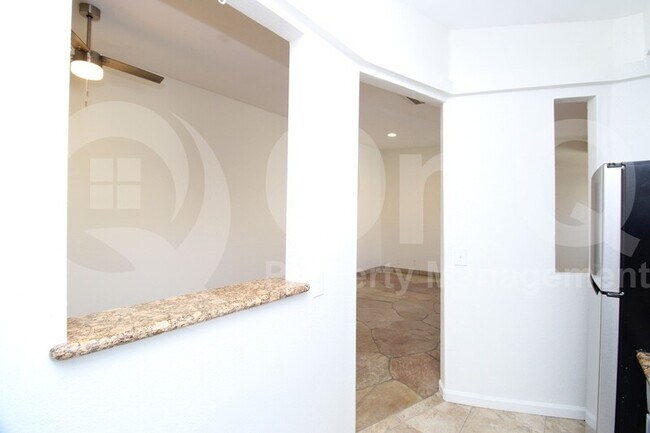18019 N 40th Pl Phoenix, AZ 85032 photo 5