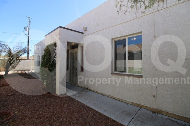 18019 N 40th Pl Phoenix, AZ 85032 photo 2