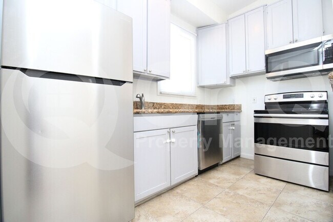 18019 N 40th Pl Phoenix, AZ 85032 photo 3