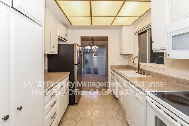 335 Belhaven Cir Santa Rosa, CA 95409 photo 2