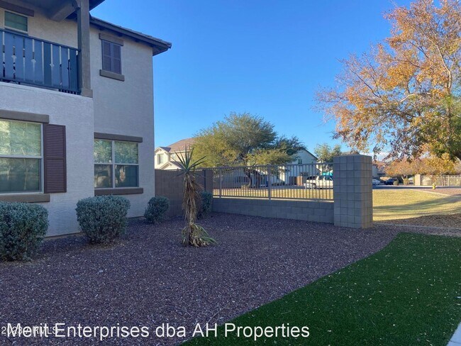 3364 W Hayduk Rd Phoenix, AZ 85339 photo 2