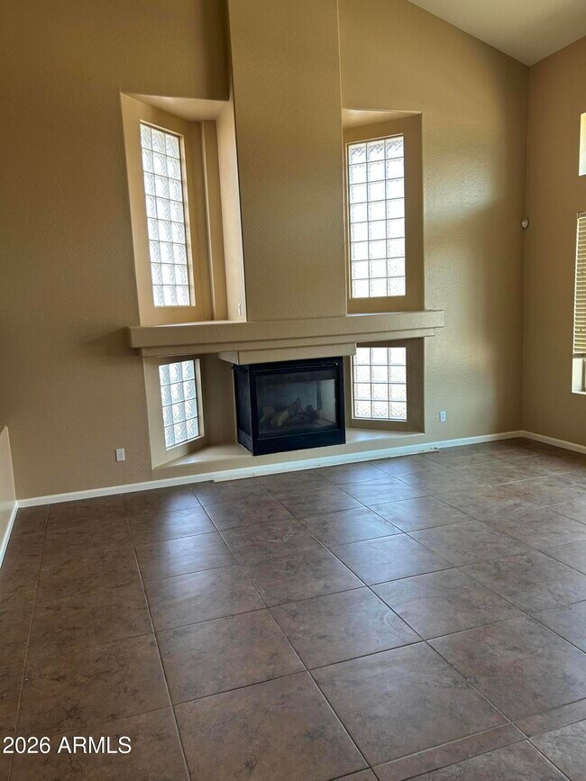 17578 W Carmen Dr Surprise, AZ 85388 photo 4