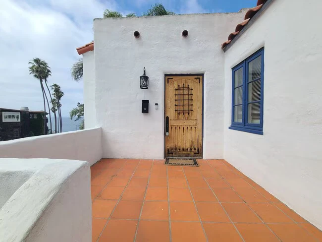 1303 Cave St San Diego, CA 92037 photo 2