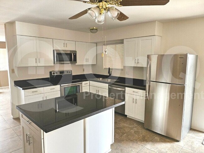 4031 W El Camino Dr Phoenix, AZ 85051 photo 3