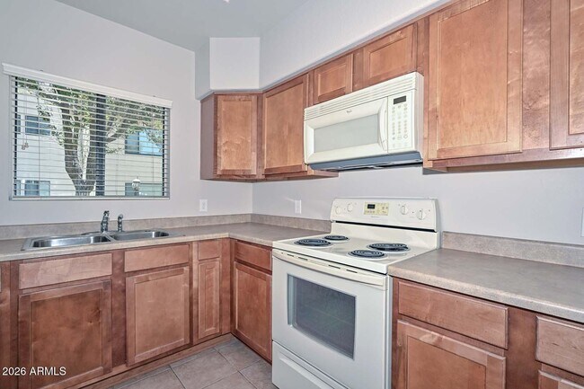 750 E Northern Ave Phoenix, AZ 85020 photo 4