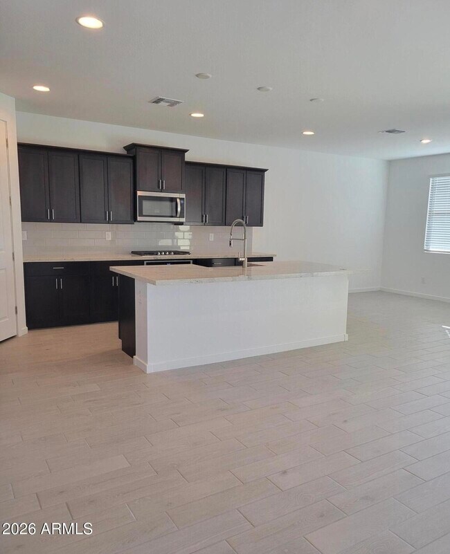 37100 N Rhinelander Dr San Tan Valley, AZ 85140 photo 4
