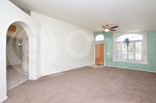 1661 W Springfield Way Chandler, AZ 85286 photo 2