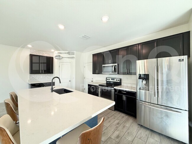 16525 W Jenan Dr Surprise, AZ 85388 photo 5