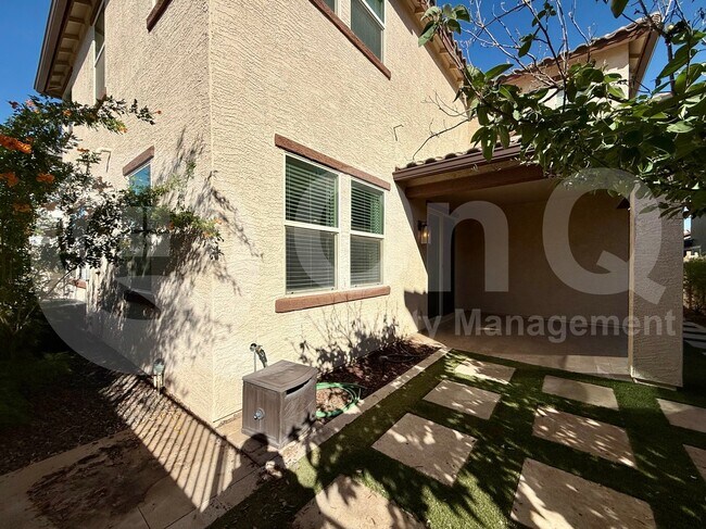 16525 W Jenan Dr Surprise, AZ 85388 photo 4