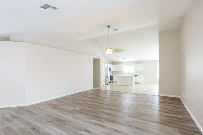 7334 W Lamar Rd Glendale, AZ 85303 photo 5