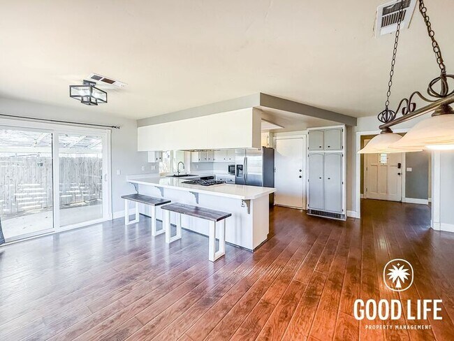 1031 Emelita St Fallbrook, CA 92028 photo 4