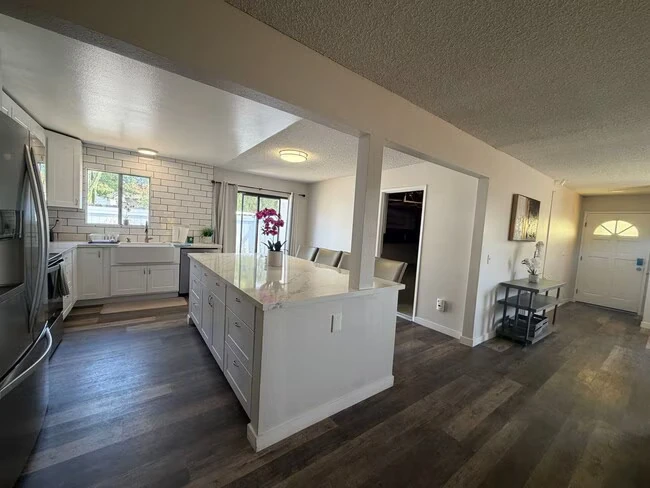 1186 Emory St Imperial Beach, CA 91932 photo 3