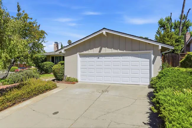 5880 Taormino Ave San Jose, CA 95123 photo 3