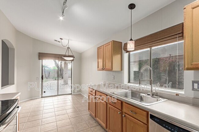 3435 E Wahalla Ln Phoenix, AZ 85050 photo 5