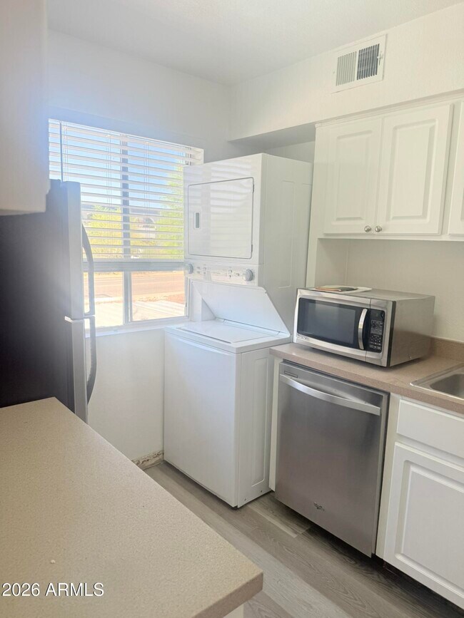7141 N 16TH St Phoenix, AZ 85020 photo 5