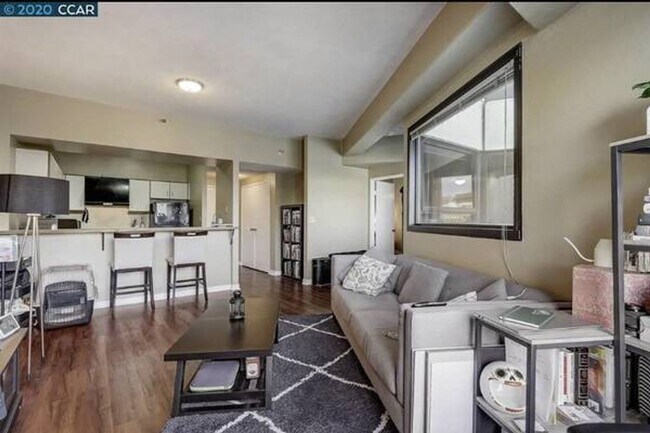 6363 Christie Ave Emeryville, CA 94608 photo 4