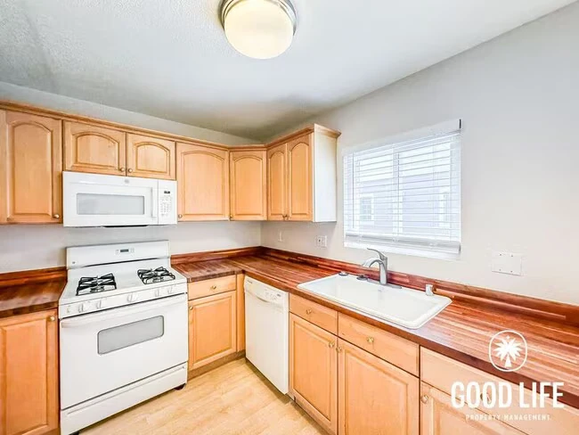 145 Palm Ave Imperial Beach, CA 91932 photo 4