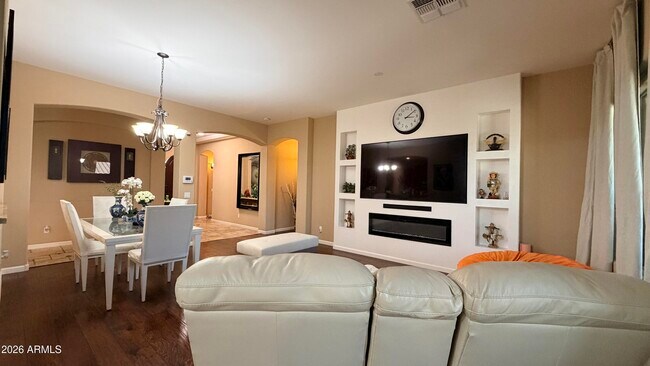 1518 E Hazel Dr Phoenix, AZ 85042 photo 3