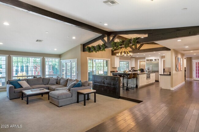 12140 N 76th Ct Scottsdale, AZ 85260 photo 2