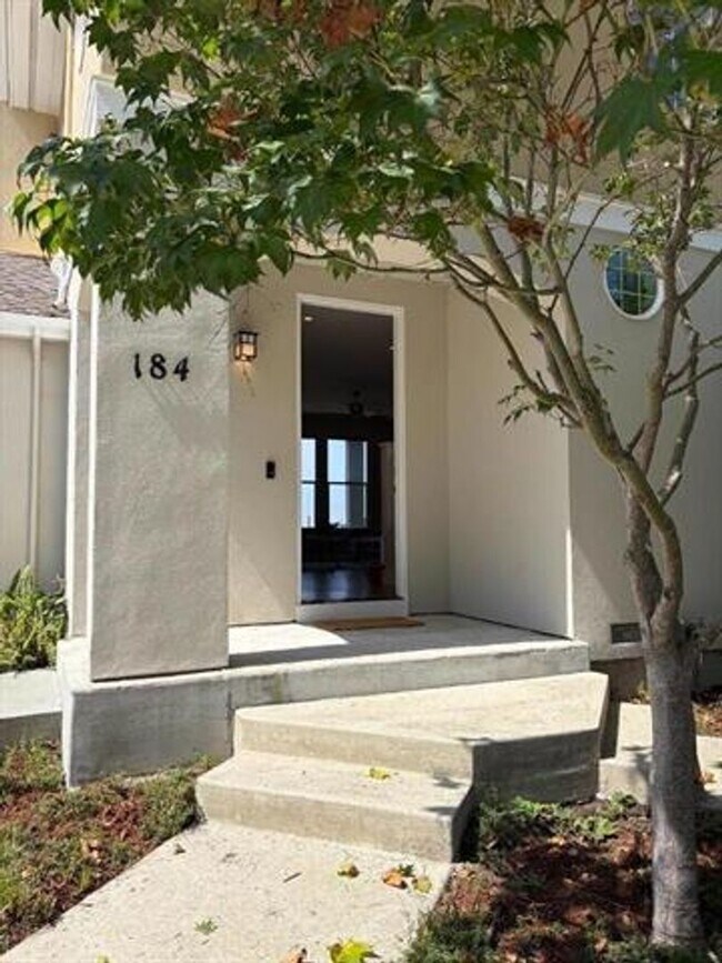 184 Cypress Park photo 5