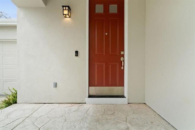 184 Cypress Park photo 3