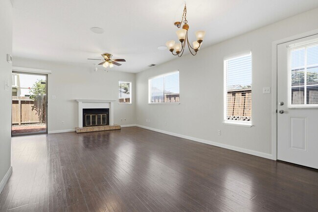 498 Beck St Watsonville, CA 95076 photo 5