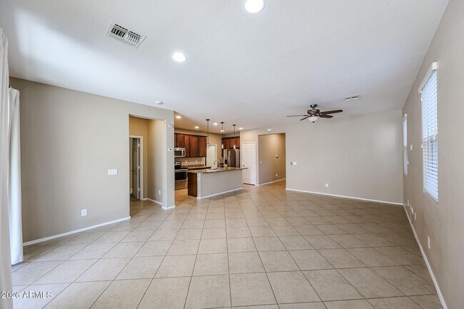 12041 W Cottontail Ln Peoria, AZ 85383 photo 5