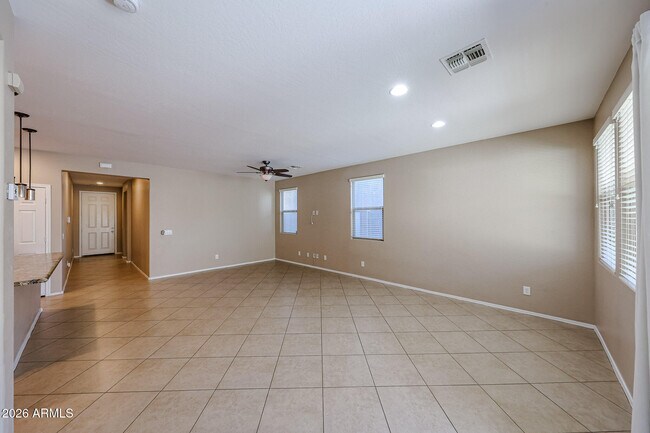 12041 W Cottontail Ln Peoria, AZ 85383 photo 4