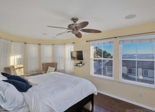 3157 Harbor Ridge Ln San Diego, CA 92103 photo 3