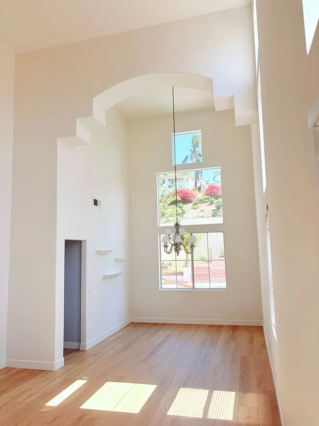 2906 Avenida Valera Carlsbad, CA 92009 photo 3