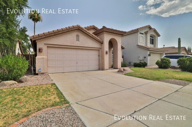 3226 E Sequoia Dr photo 2