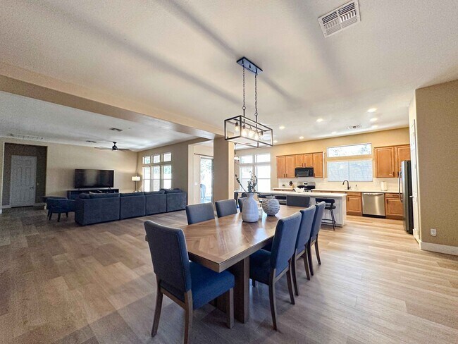 9864 W Echo Ln photo 4