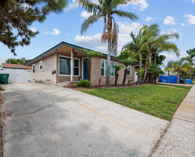 4922 64th St San Diego, CA 92115 photo 4
