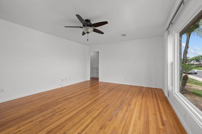 4922 64th St San Diego, CA 92115 photo 5