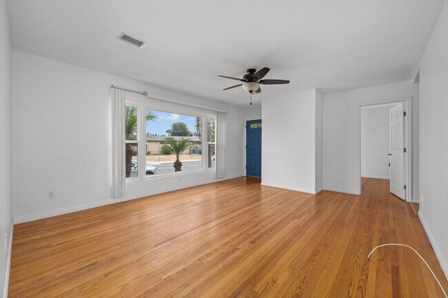 4922 64th St San Diego, CA 92115
