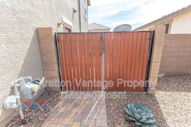 21139 E Cherrywood Dr Queen Creek, AZ 85142 photo 4