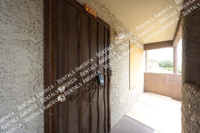 1645 W Baseline Rd Mesa, AZ 85202 photo 4