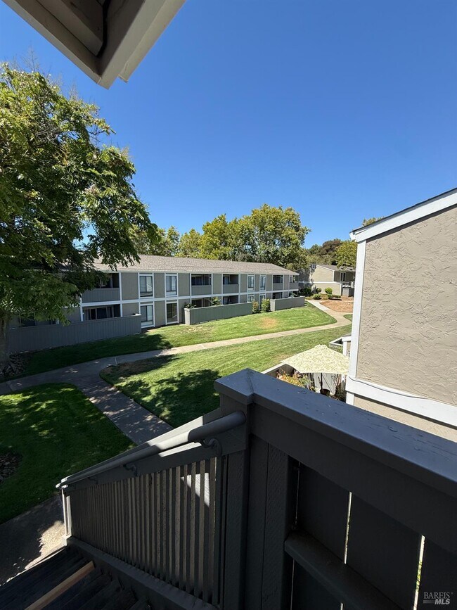 900 Southampton Rd Benicia, CA 94510 photo 4