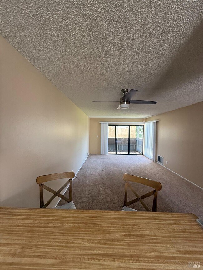 900 Southampton Rd Benicia, CA 94510 photo 3