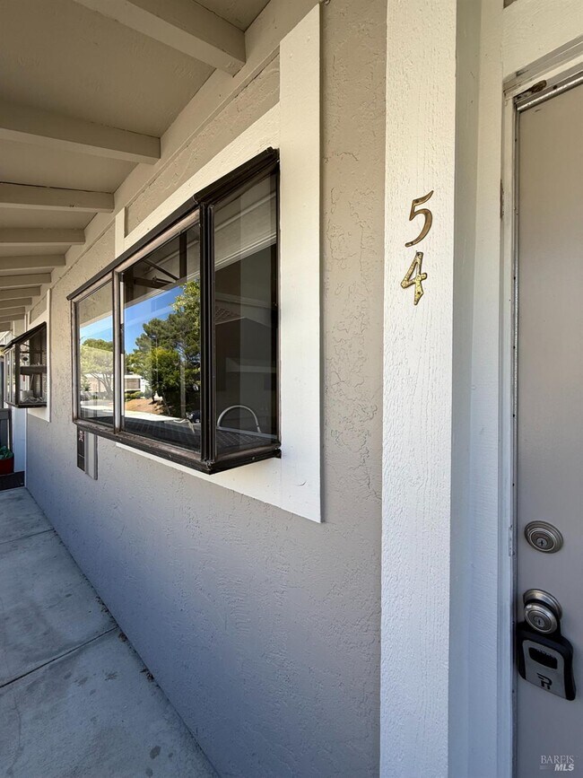 900 Southampton Rd Benicia, CA 94510 photo 2